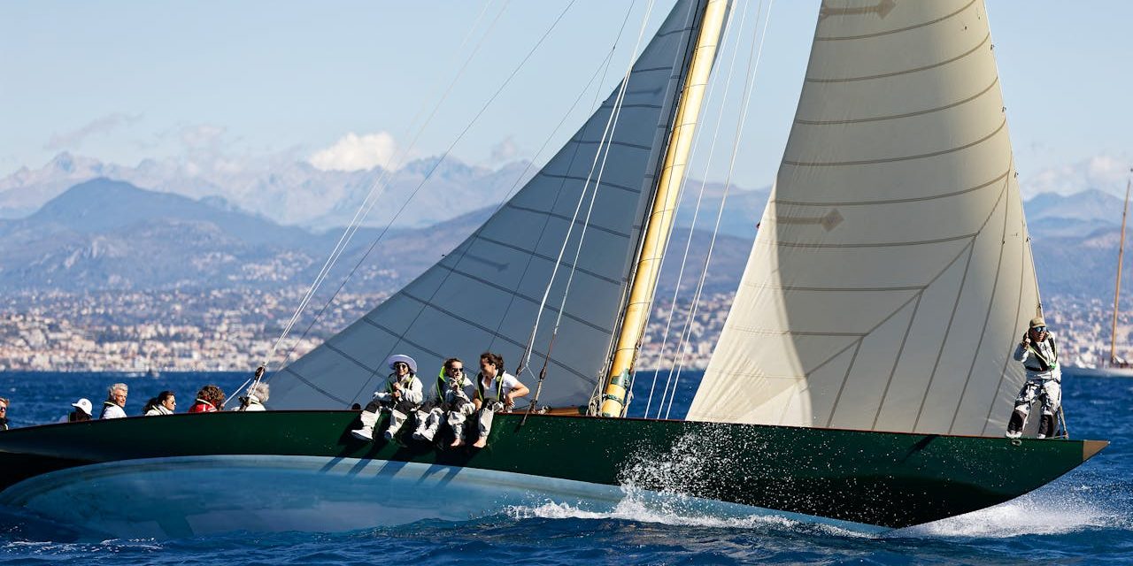 Le Vele d’Epoca a Napoli in regata a Forio e sulle coste dell’isola d’Ischia